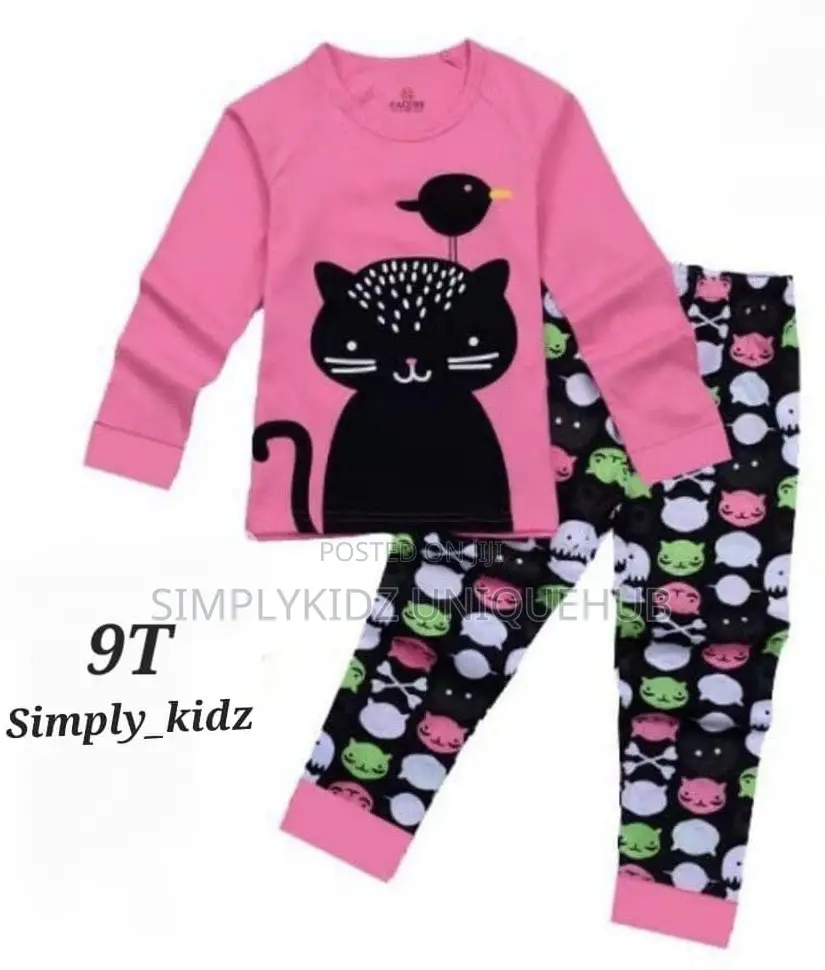 Cute Kitten Design Pyjamas - 9t