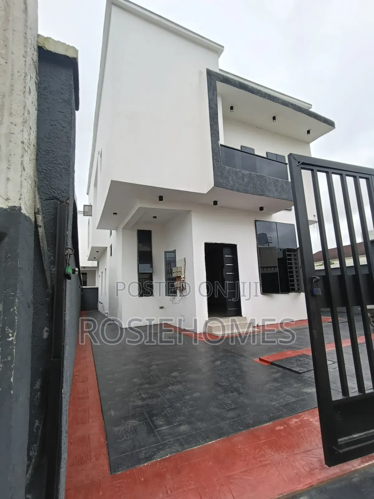 4bdrm Duplex in Spring Valley Estate, Sangotedo for sale