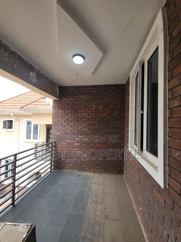3bdrm Duplex in Kolapo Ishola Gra, Ibadan for rent