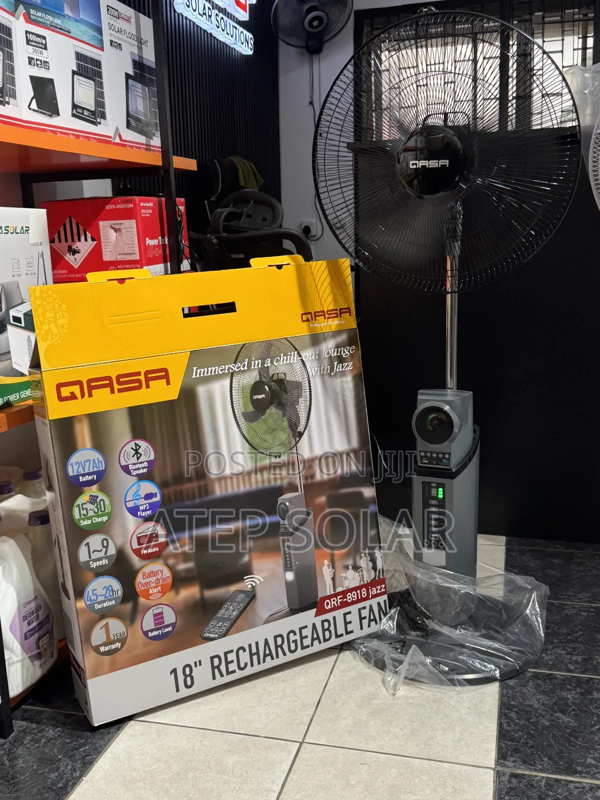 Qasa 18-Inch "Jazz" - Solar Rechargeable Fan