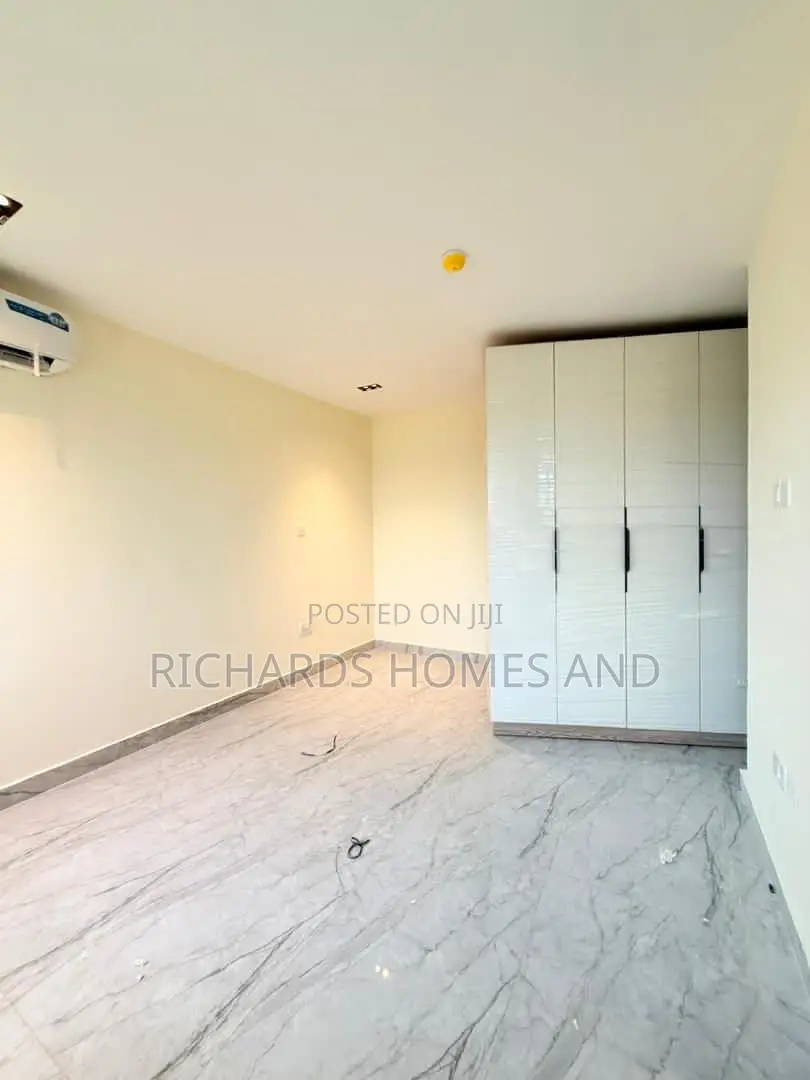4bdrm Maisonette in Opebi for sale