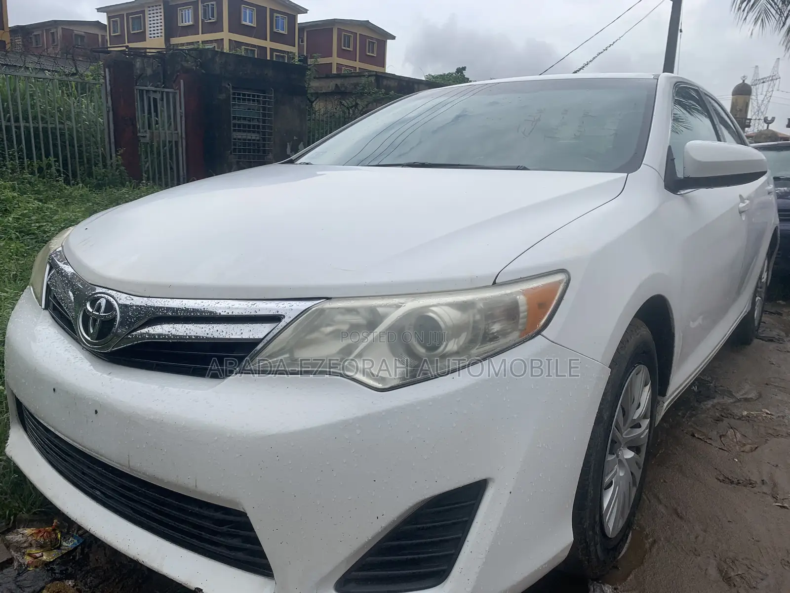 Toyota Camry LE 4dr Sedan (2.5L 4cyl 6A) 2012 White