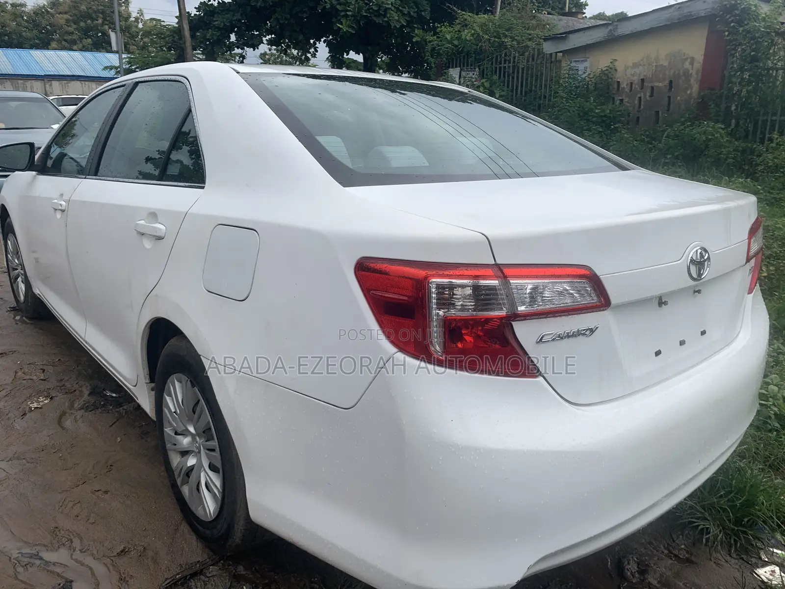 Toyota Camry LE 4dr Sedan (2.5L 4cyl 6A) 2012 White