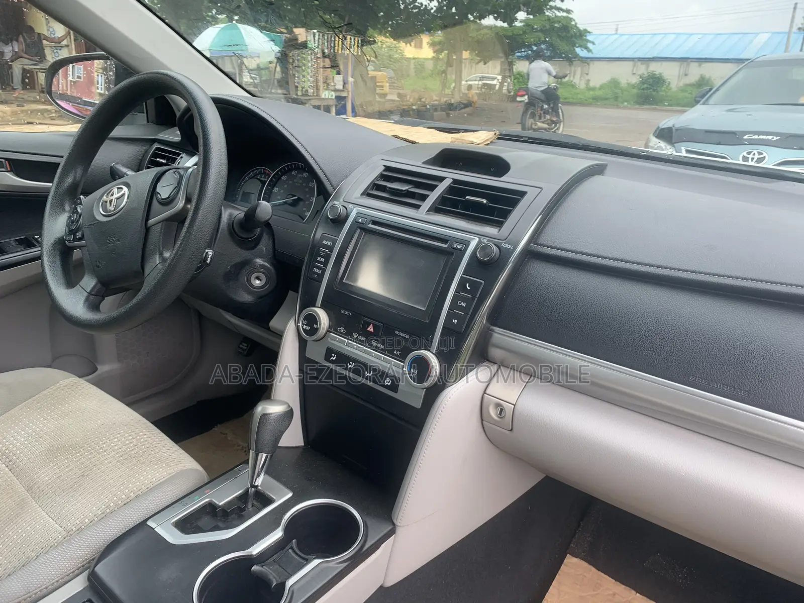 Toyota Camry LE 4dr Sedan (2.5L 4cyl 6A) 2012 White
