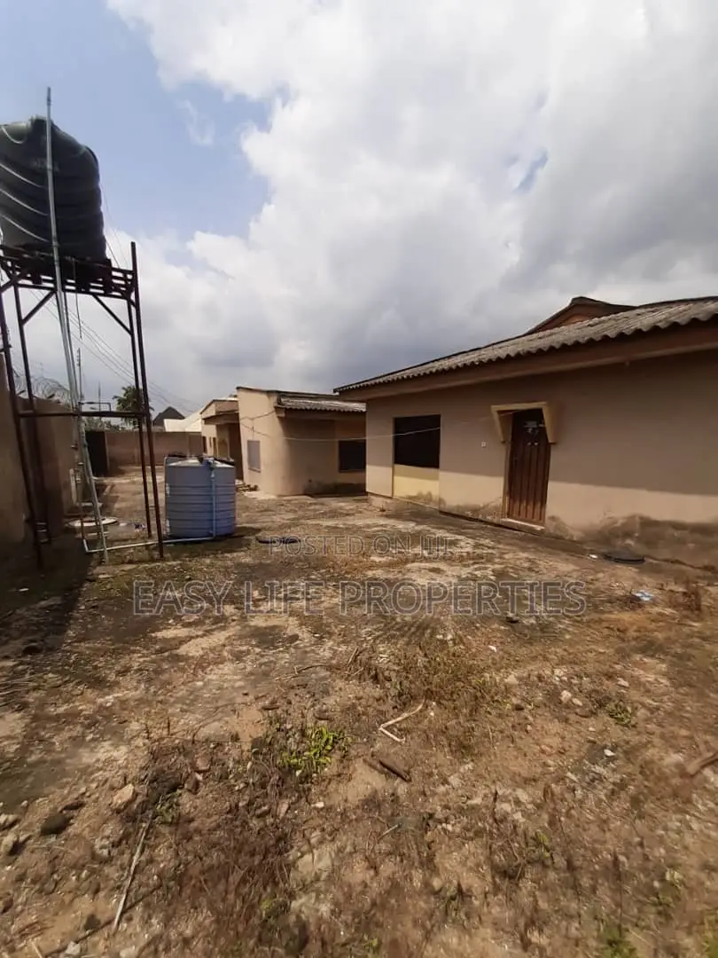 3bdrm Block of Flats in Owode Housing, Apata for sale