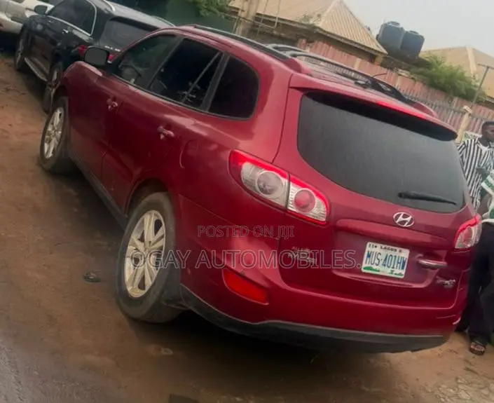 Hyundai Santa Fe Limited 2010 Red