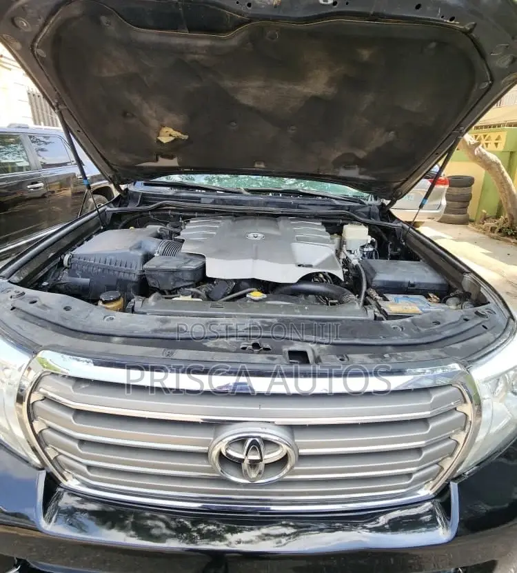 Toyota Land Cruiser 2012 Black
