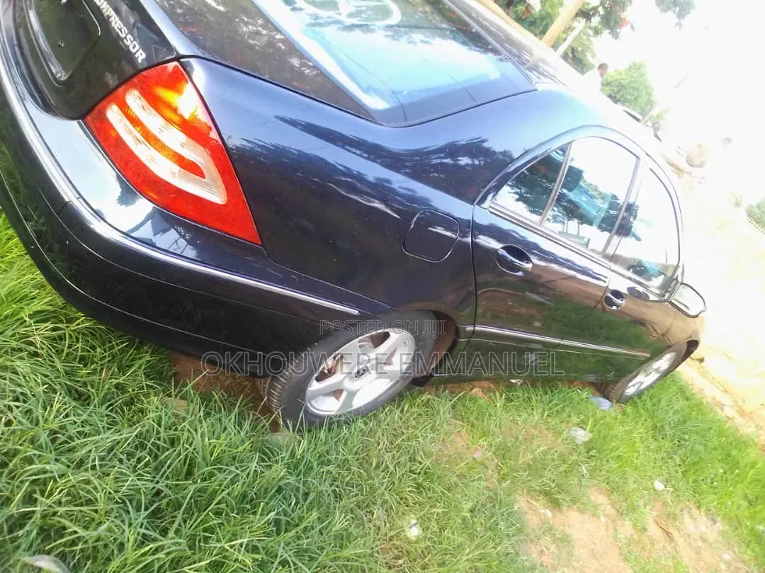 Mercedes-Benz C200 2006 Blue