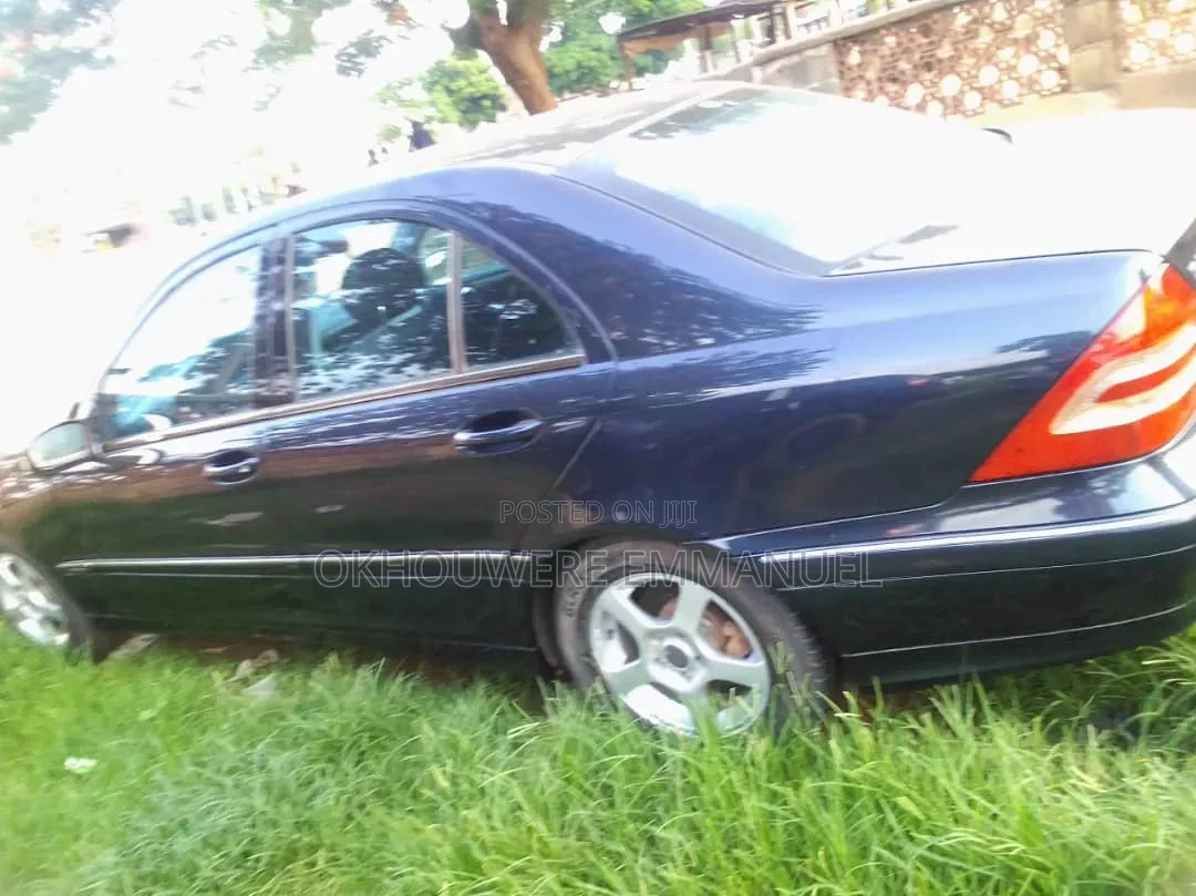 Mercedes-Benz C200 2006 Blue