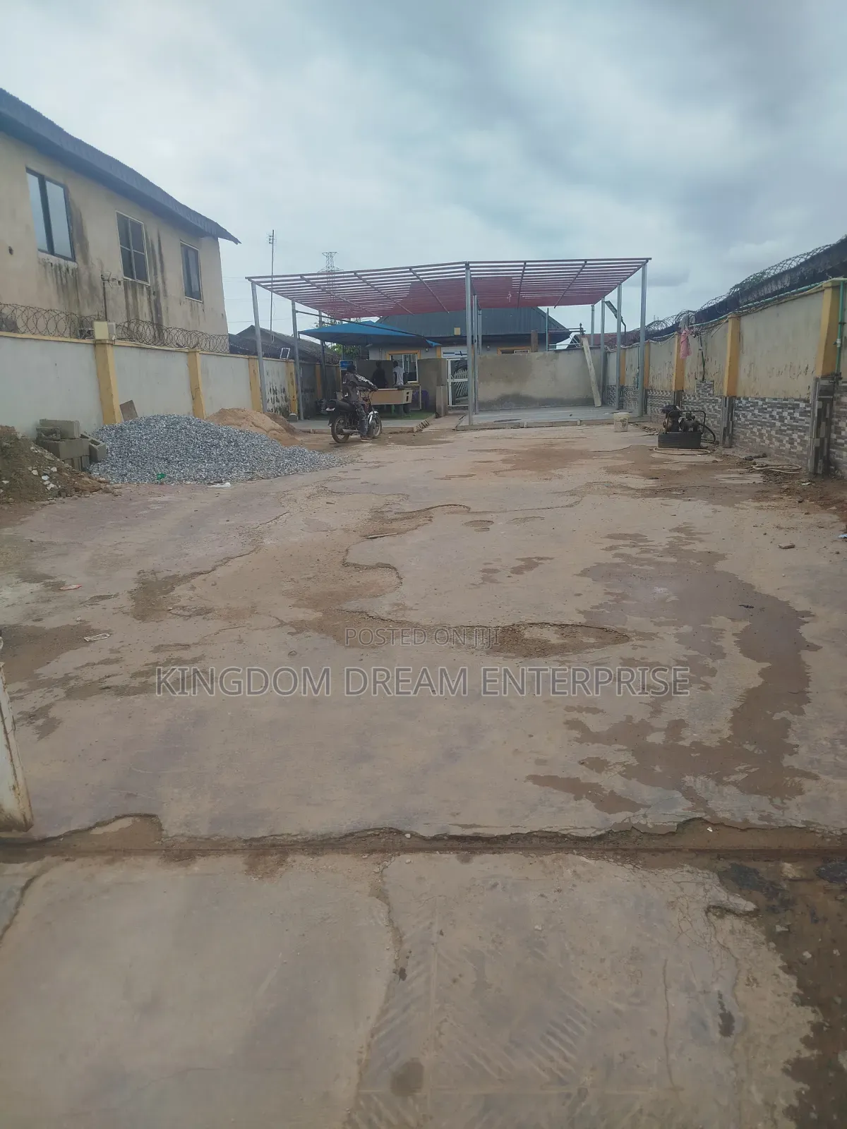 Commercial Space for Lease Directly on Olaniyi Road Abulegba Lagos