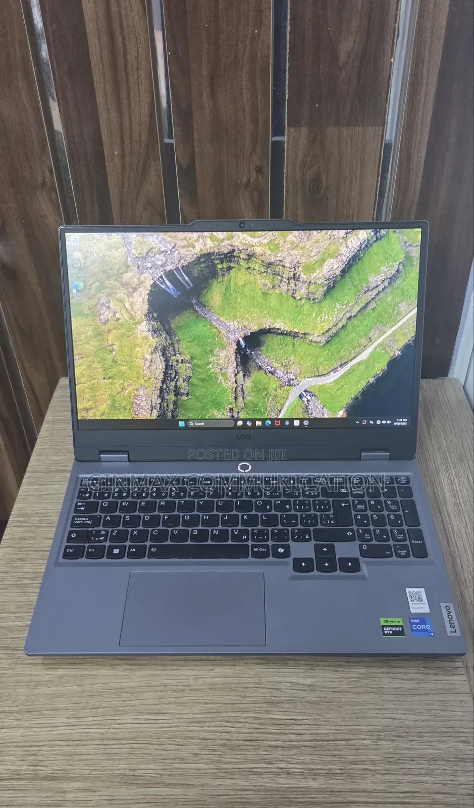 Laptop Lenovo LOQ 15IRH8 16GB Intel Core i7 SSD 512GB
