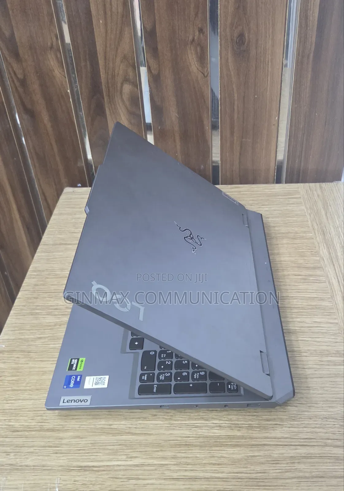 Laptop Lenovo LOQ 15IRH8 16GB Intel Core i7 SSD 512GB