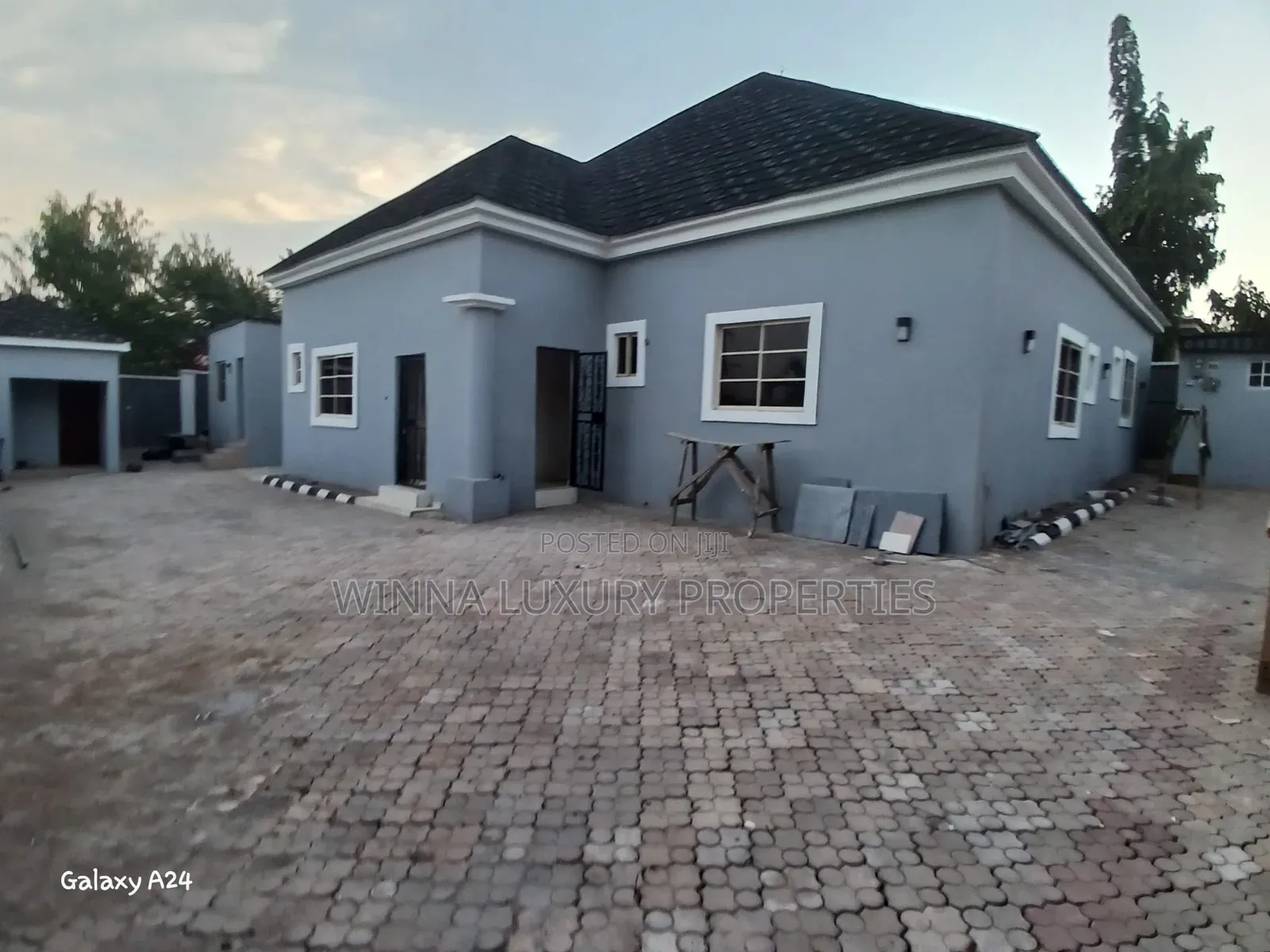 2bdrm Bungalow in City View Estate, Dakwo District for rent