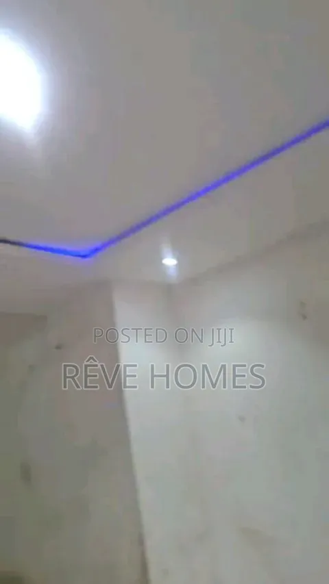 2bdrm Apartment in Adekunle for rent