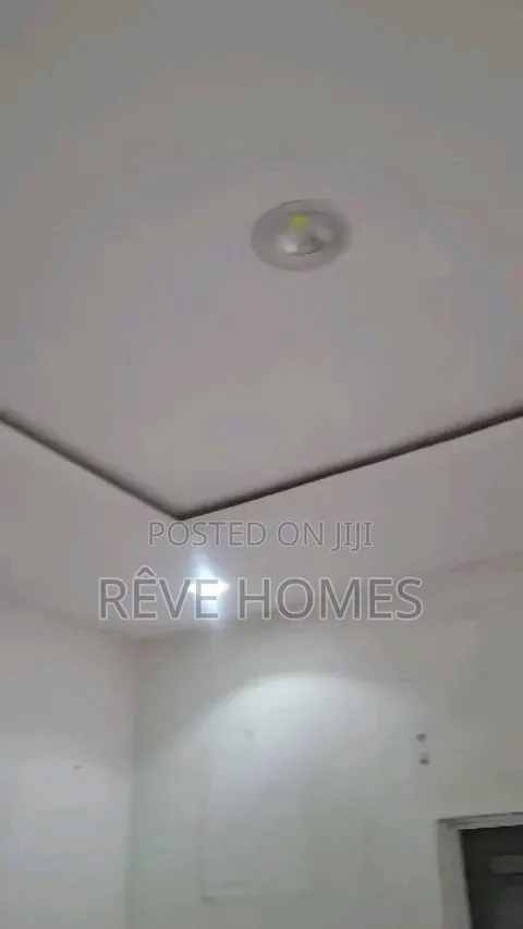 2bdrm Apartment in Adekunle for rent