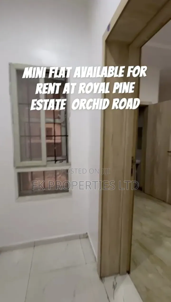 Mini Flat in Orchid, Chevron for rent