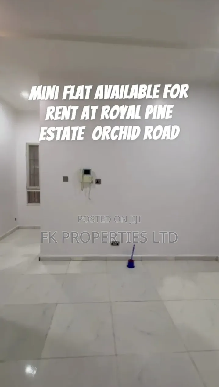Mini Flat in Orchid, Chevron for rent