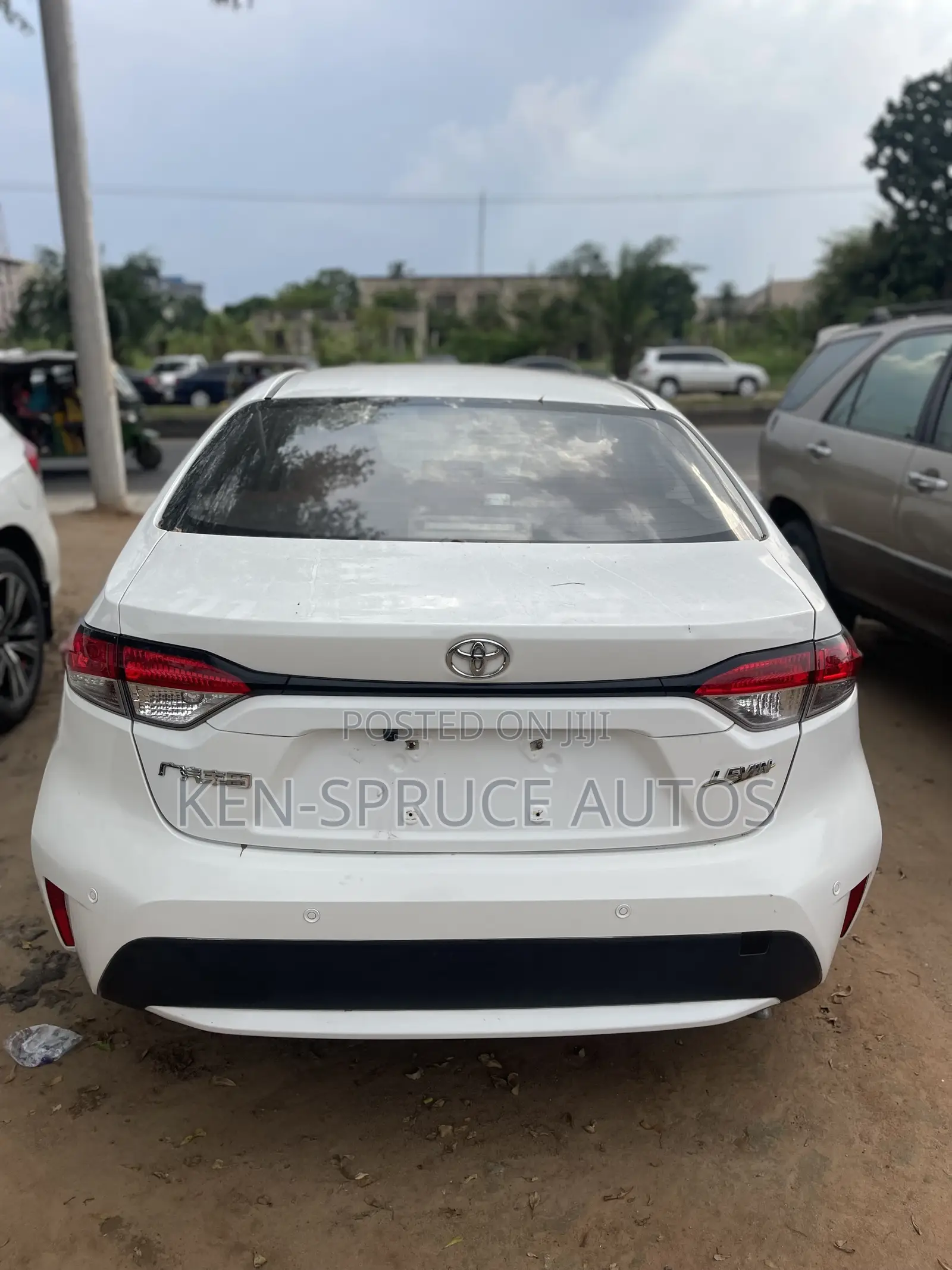 Toyota Corolla SE 2022 White