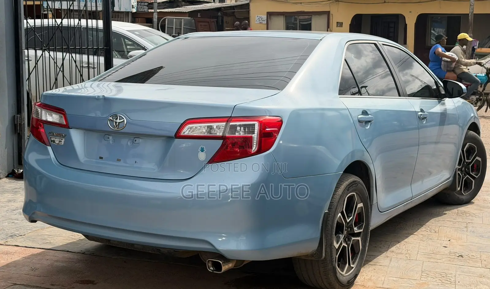 Toyota Camry LE 4dr Sedan (2.5L 4cyl 6A) 2014 Blue
