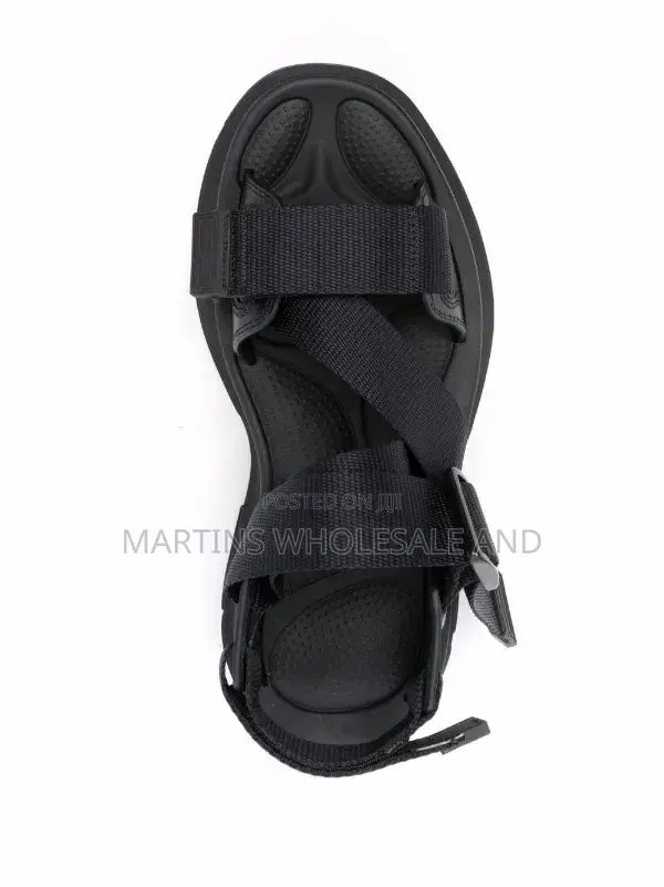 Unisex Sporty Chunky Black Sandals