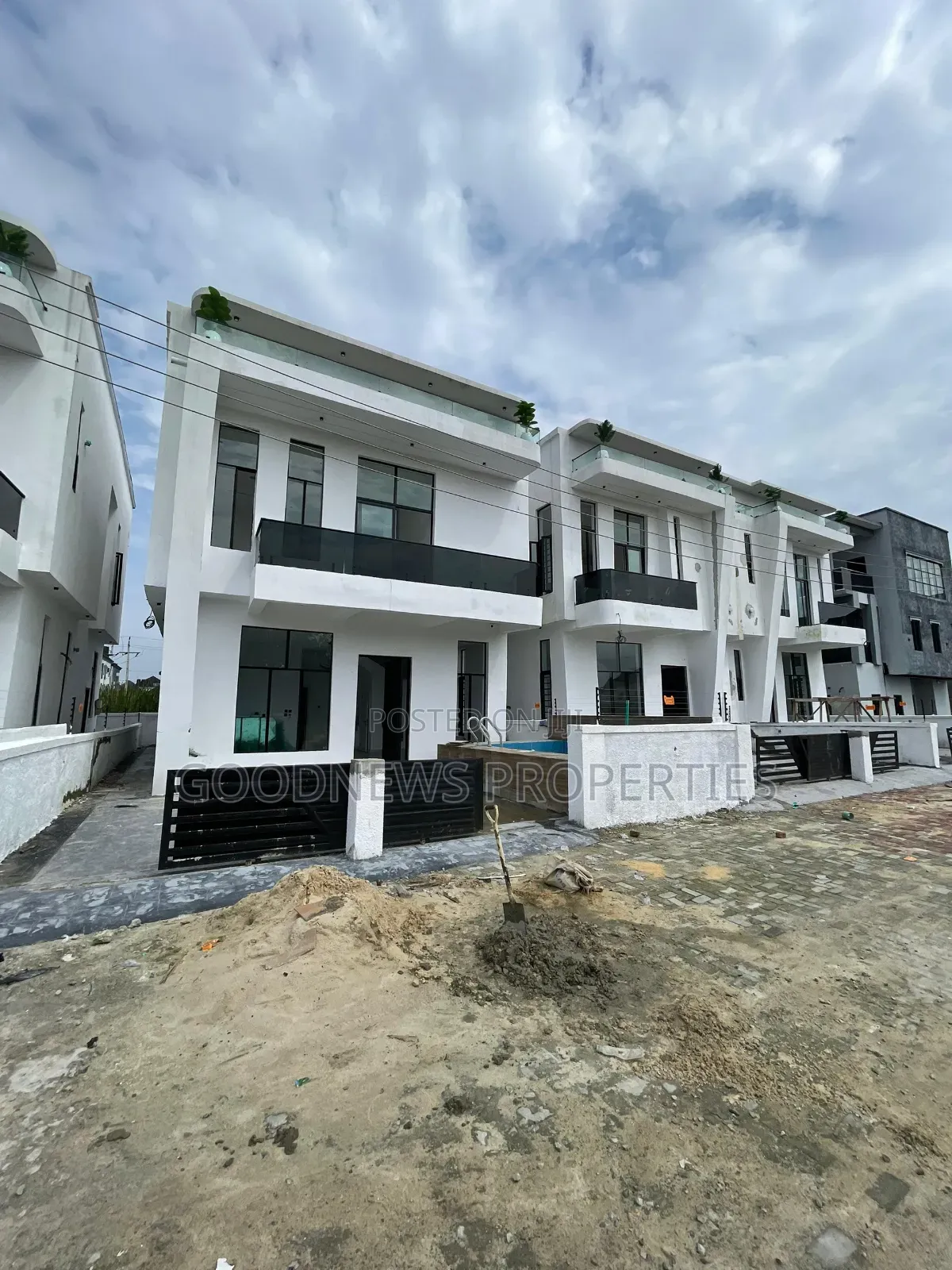 4bdrm Duplex in Sangotedo for sale