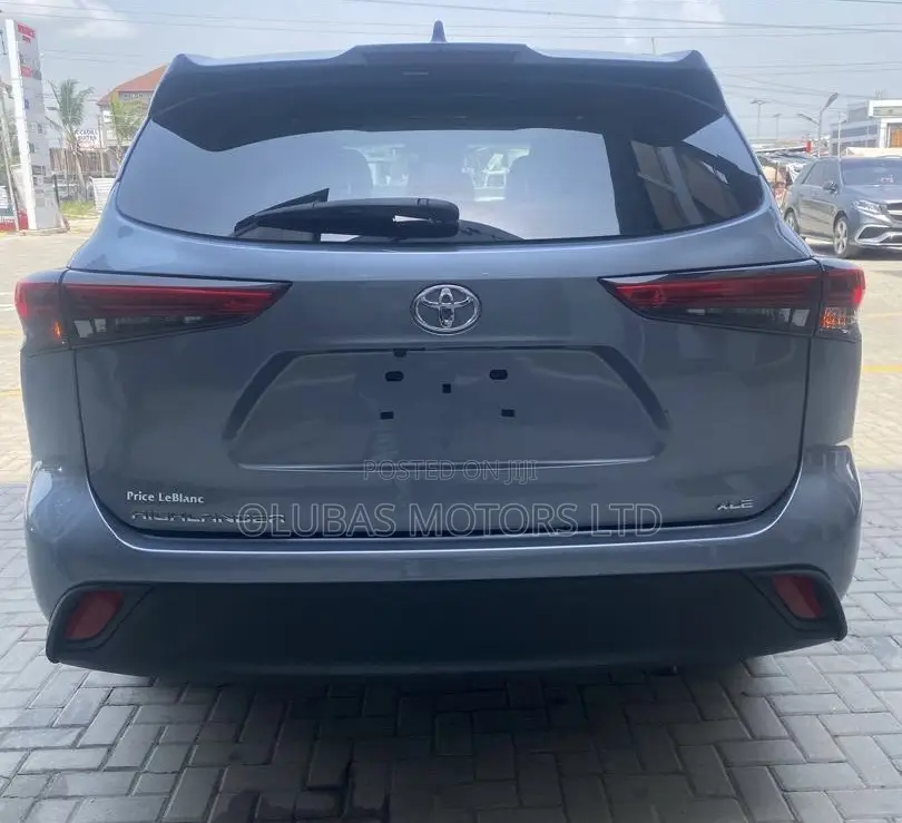 Toyota Highlander XLE AWD 2020 Blue