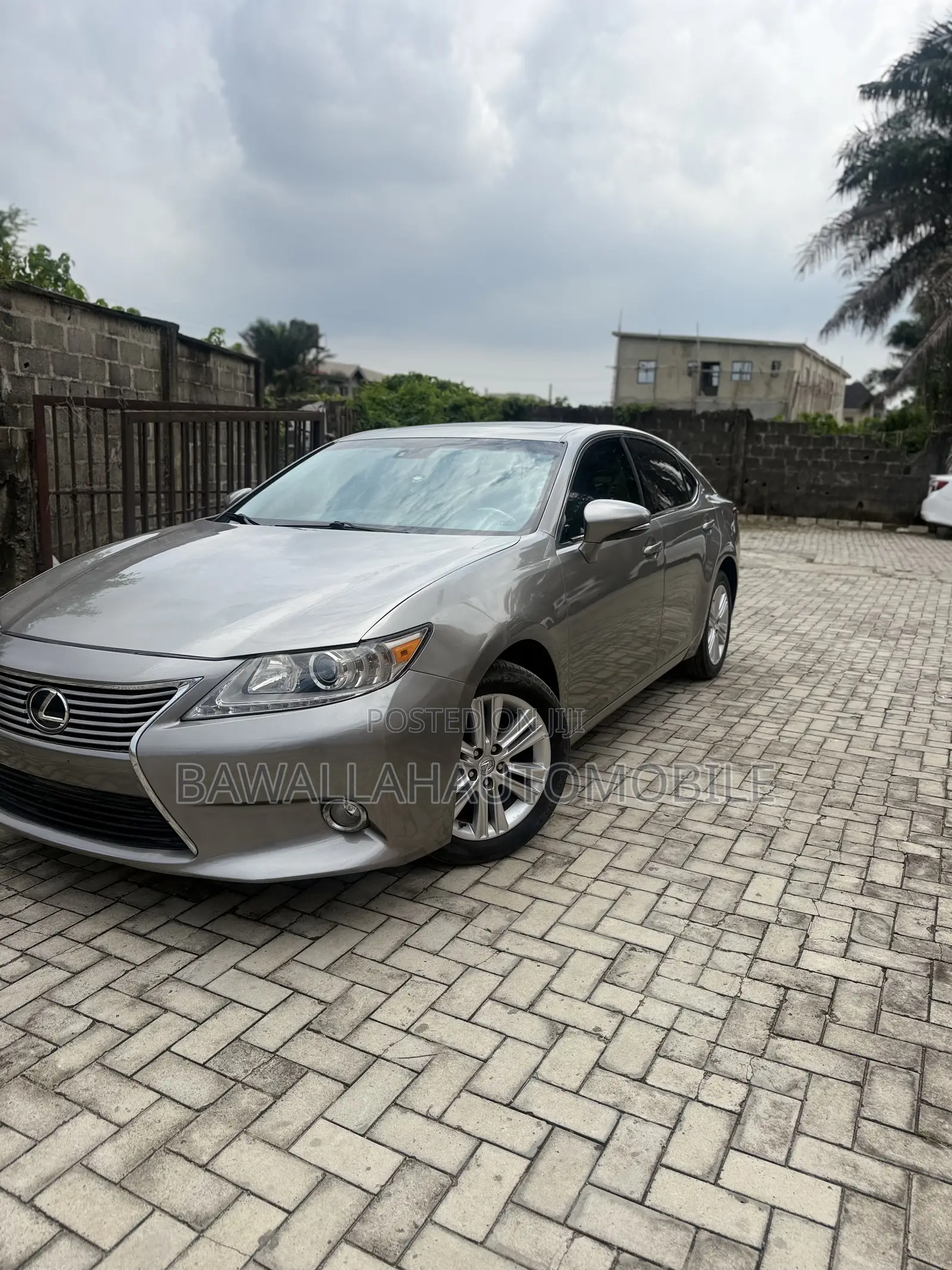 Lexus ES 2015 Brown