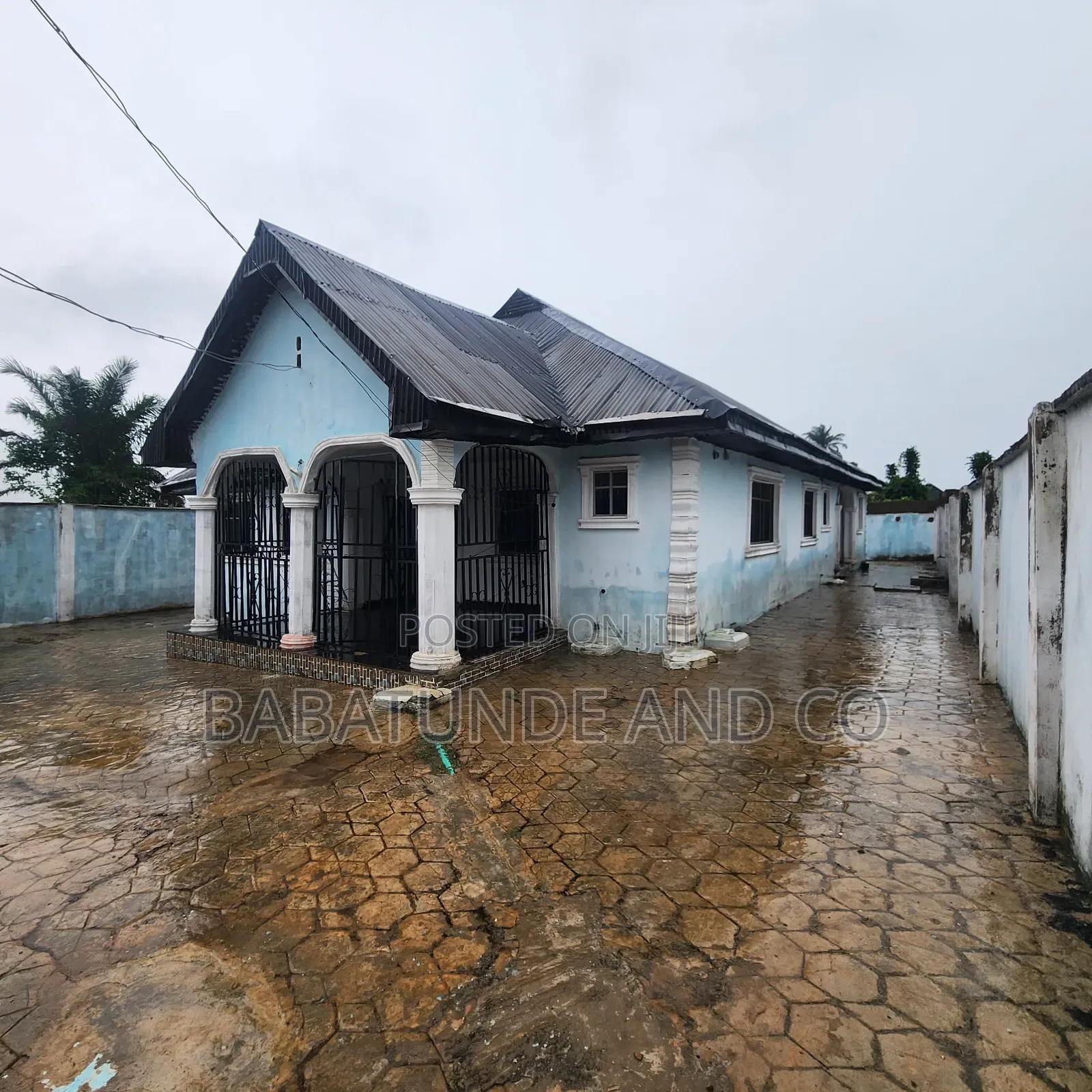2bdrm Block of Flats in Akinyele for sale