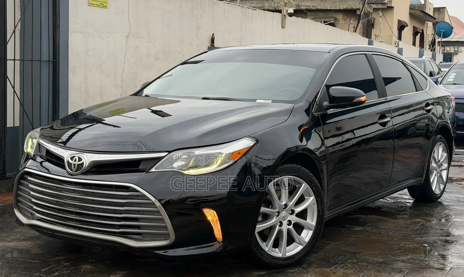 Toyota Avalon Limited 4dr Sedan (3.5L 6cyl 6A) 2014 Black