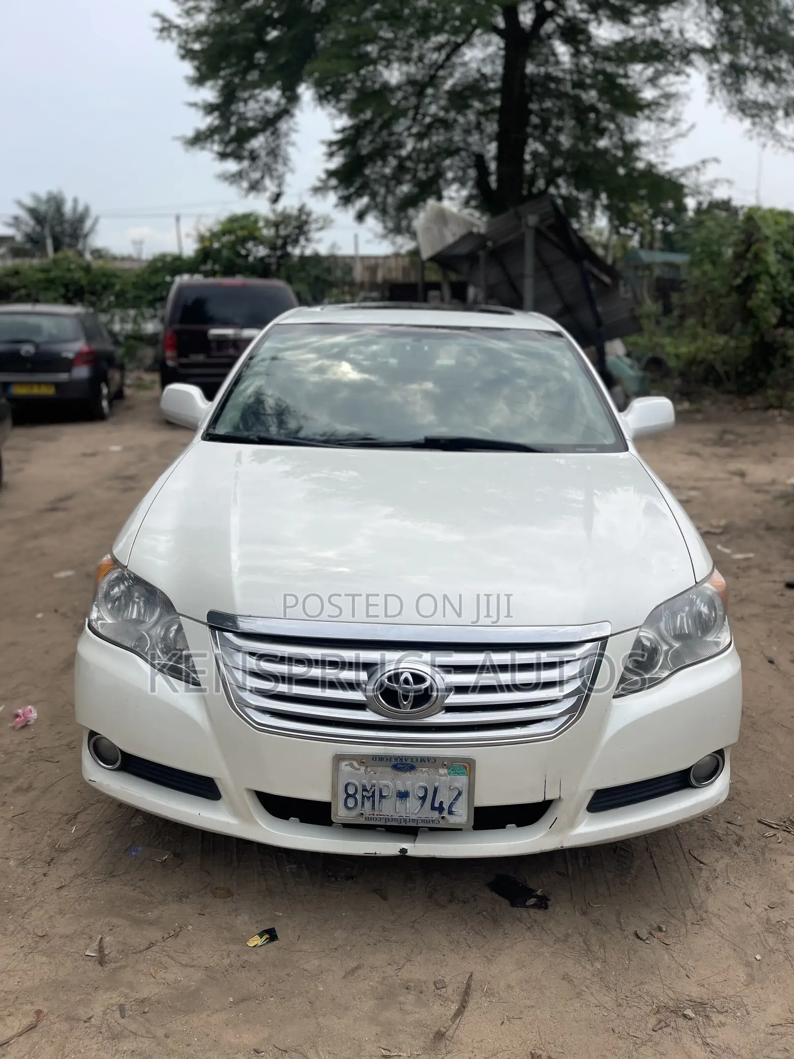 Toyota Avalon Limited 2010 White