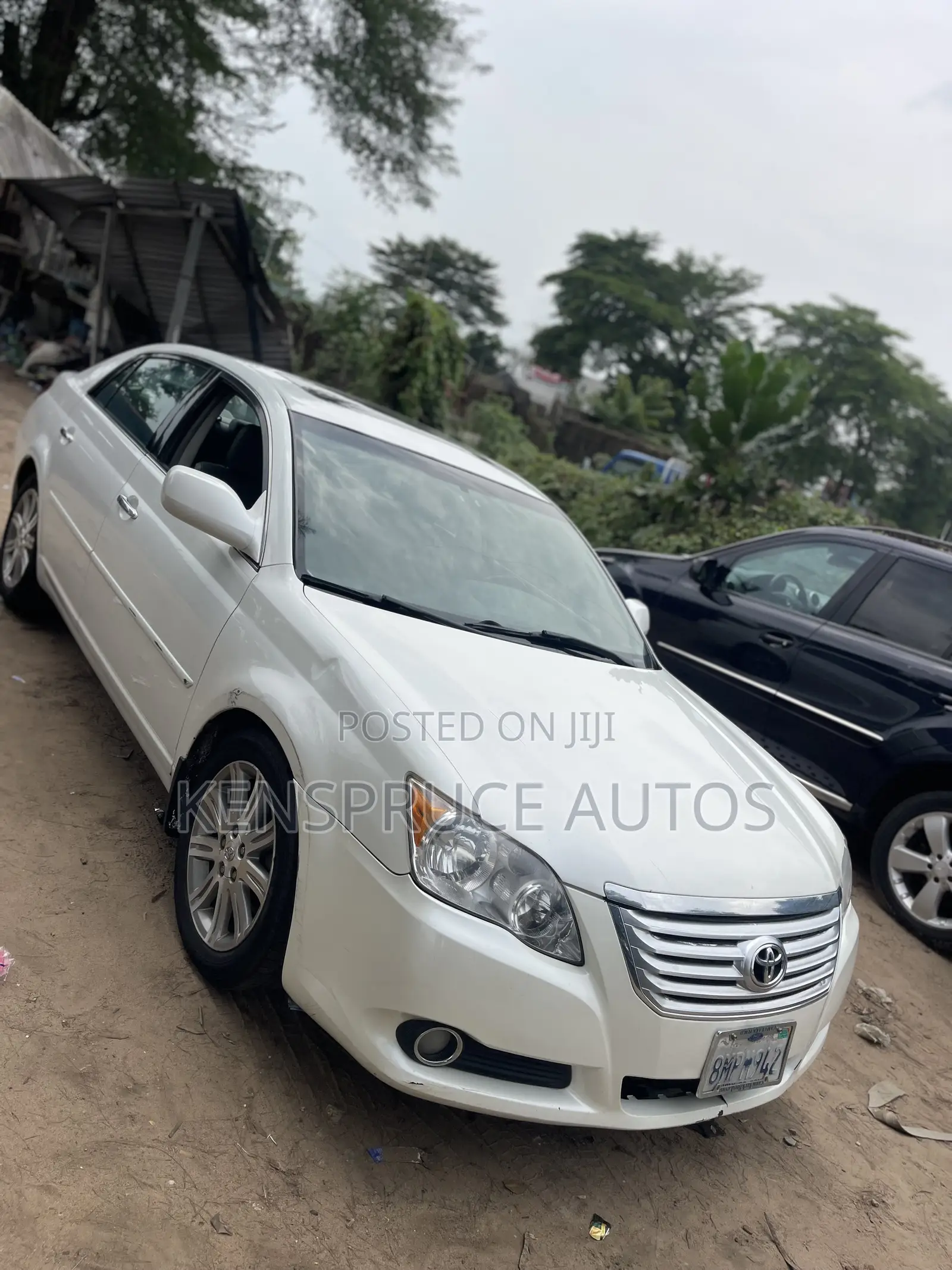 Toyota Avalon Limited 2010 White