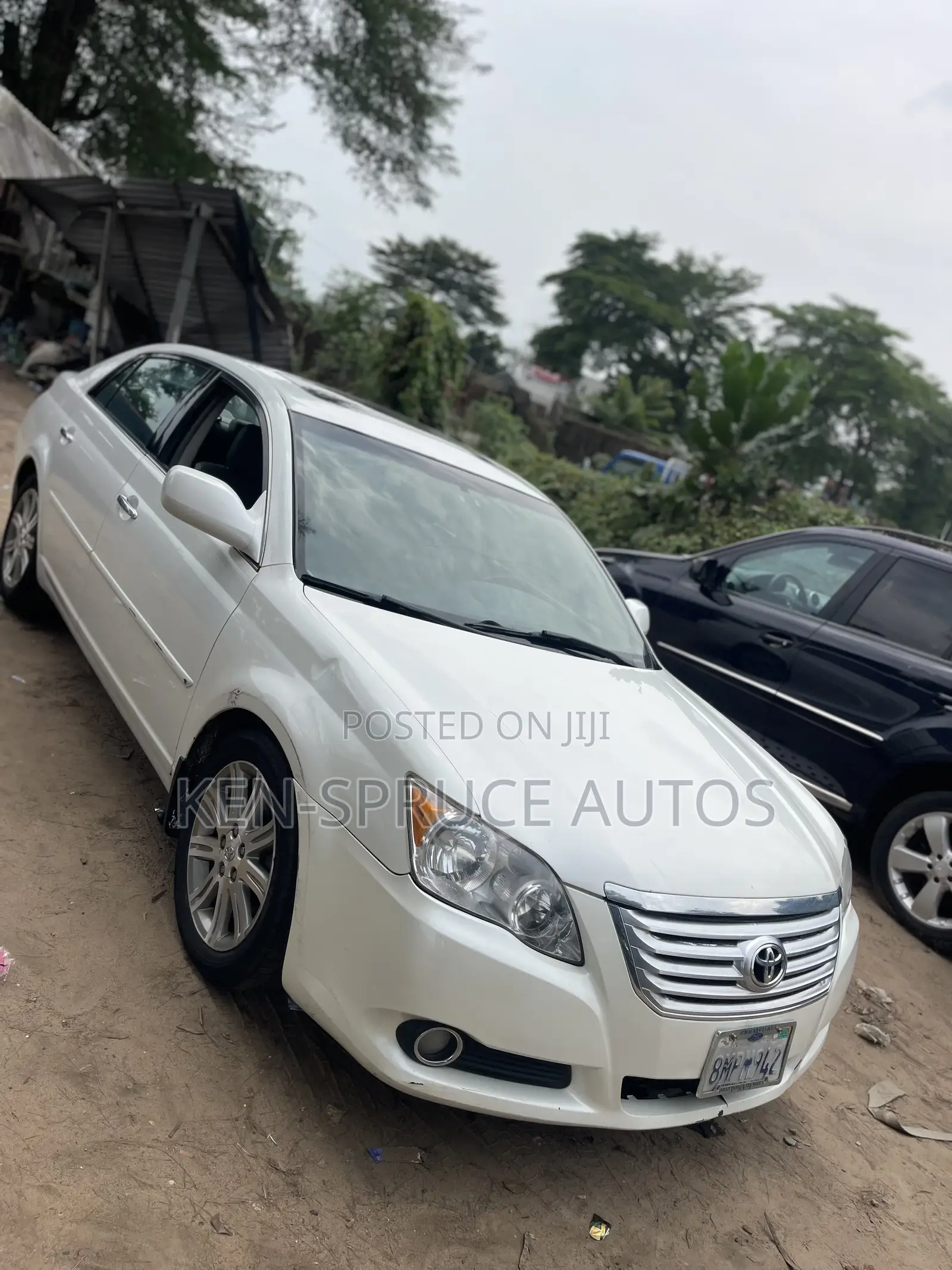 Toyota Avalon Limited 2010 White