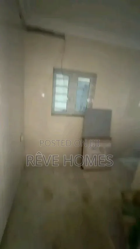 Furnished Mini Flat in Adekunle for rent