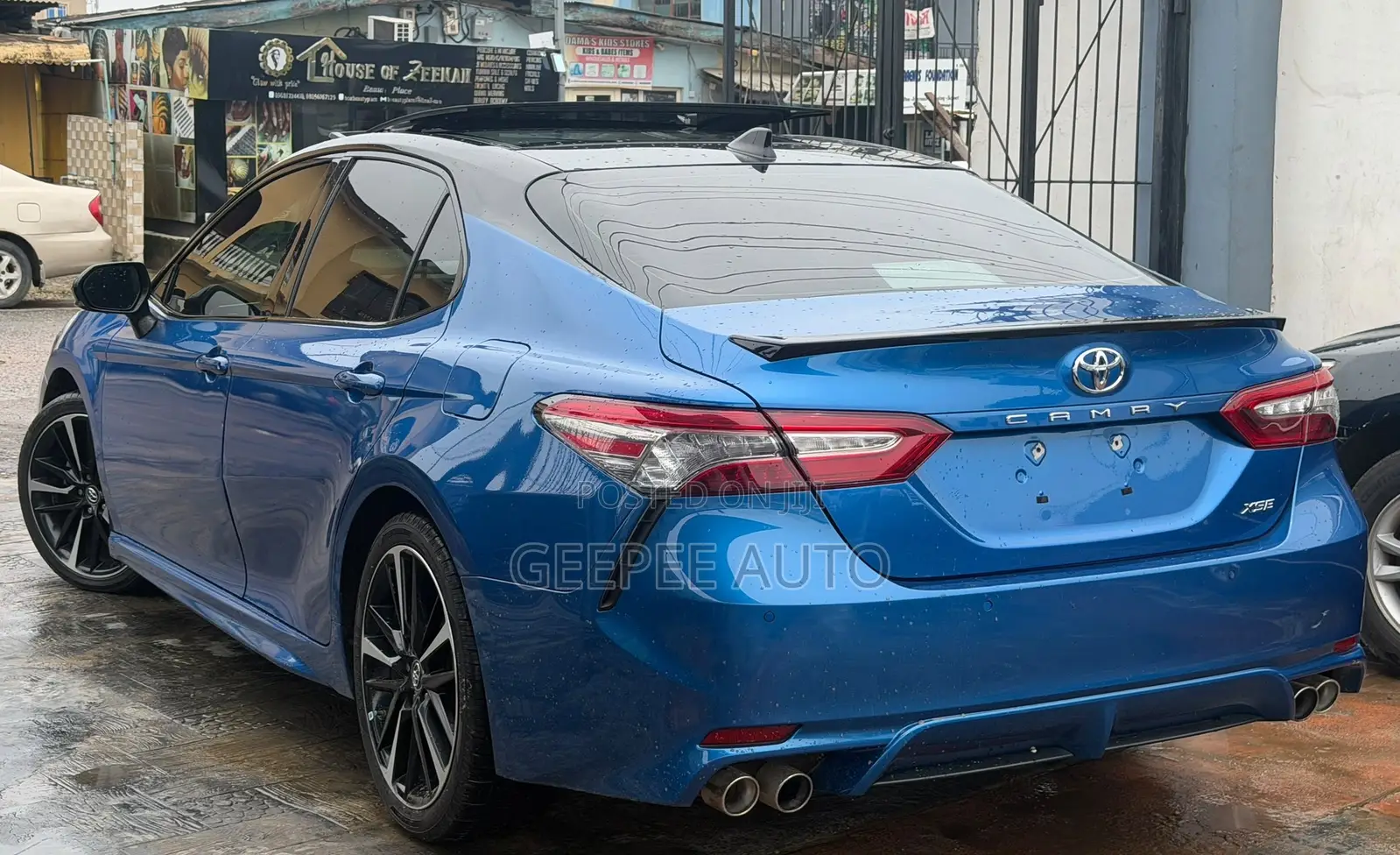 Toyota Camry XSE V6 (3.5L V6 8A) 2019 Blue
