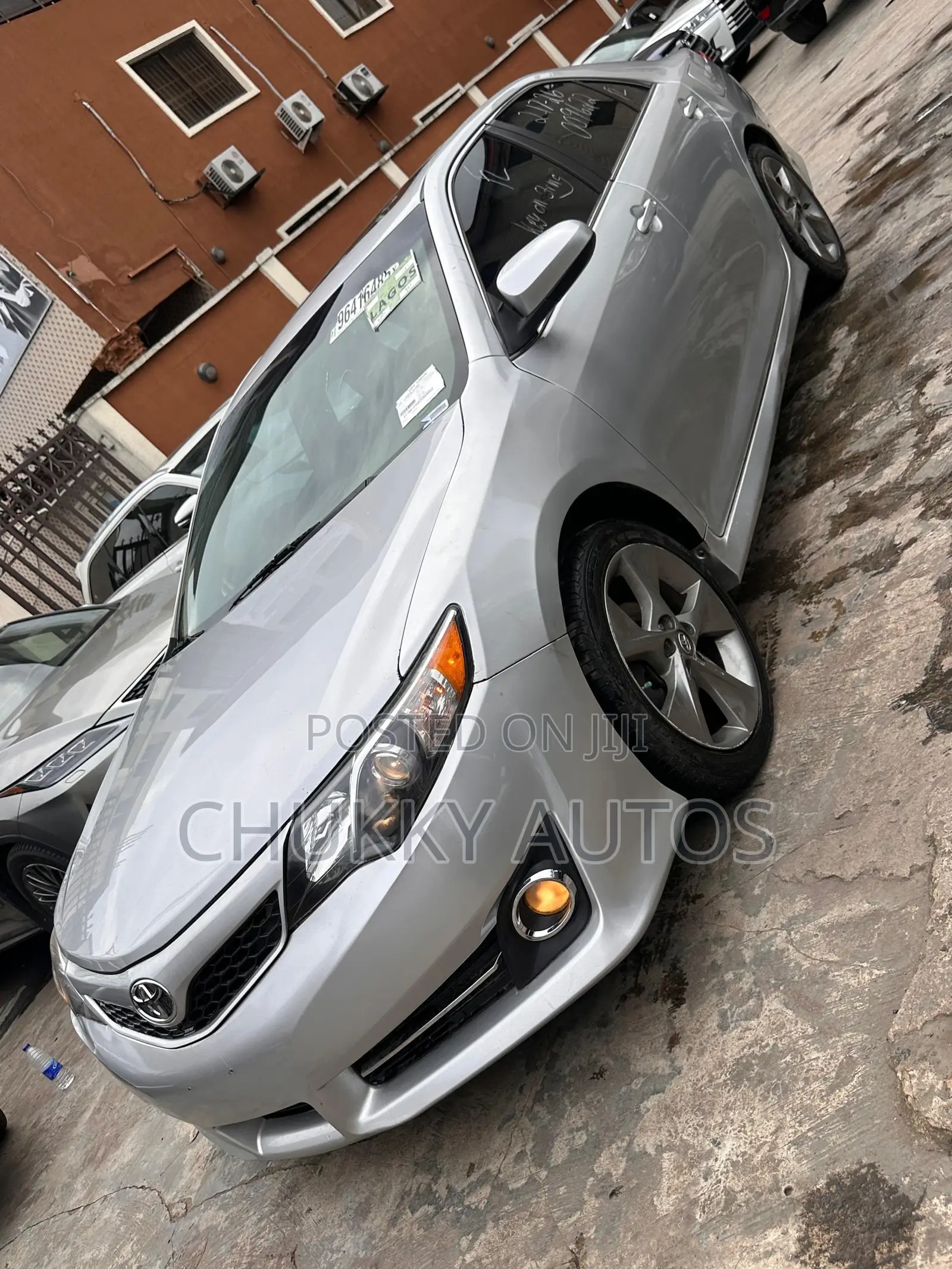 Toyota Camry SE V6 4dr Sedan (3.5L 6cyl 6A) 2013 Silver
