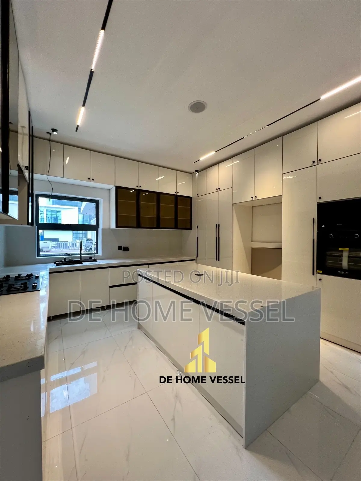 5bdrm Duplex in Lekki for sale