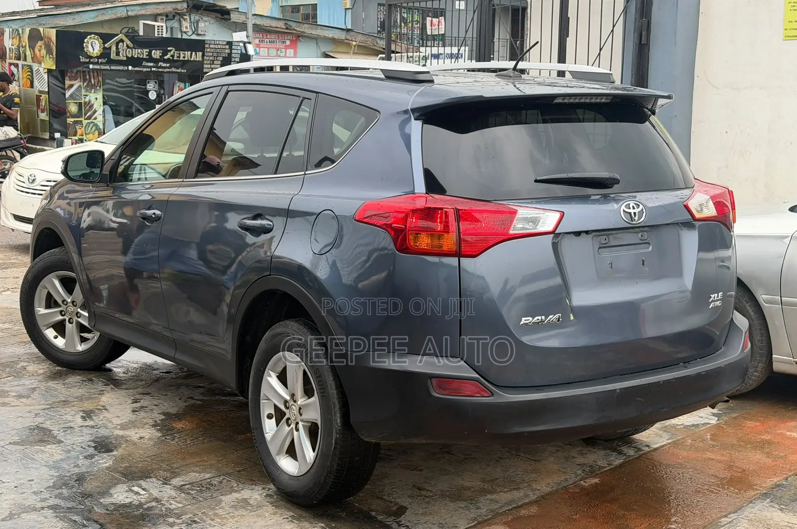 Toyota RAV4 XLE AWD (2.5L 4cyl 6A) 2013 Blue