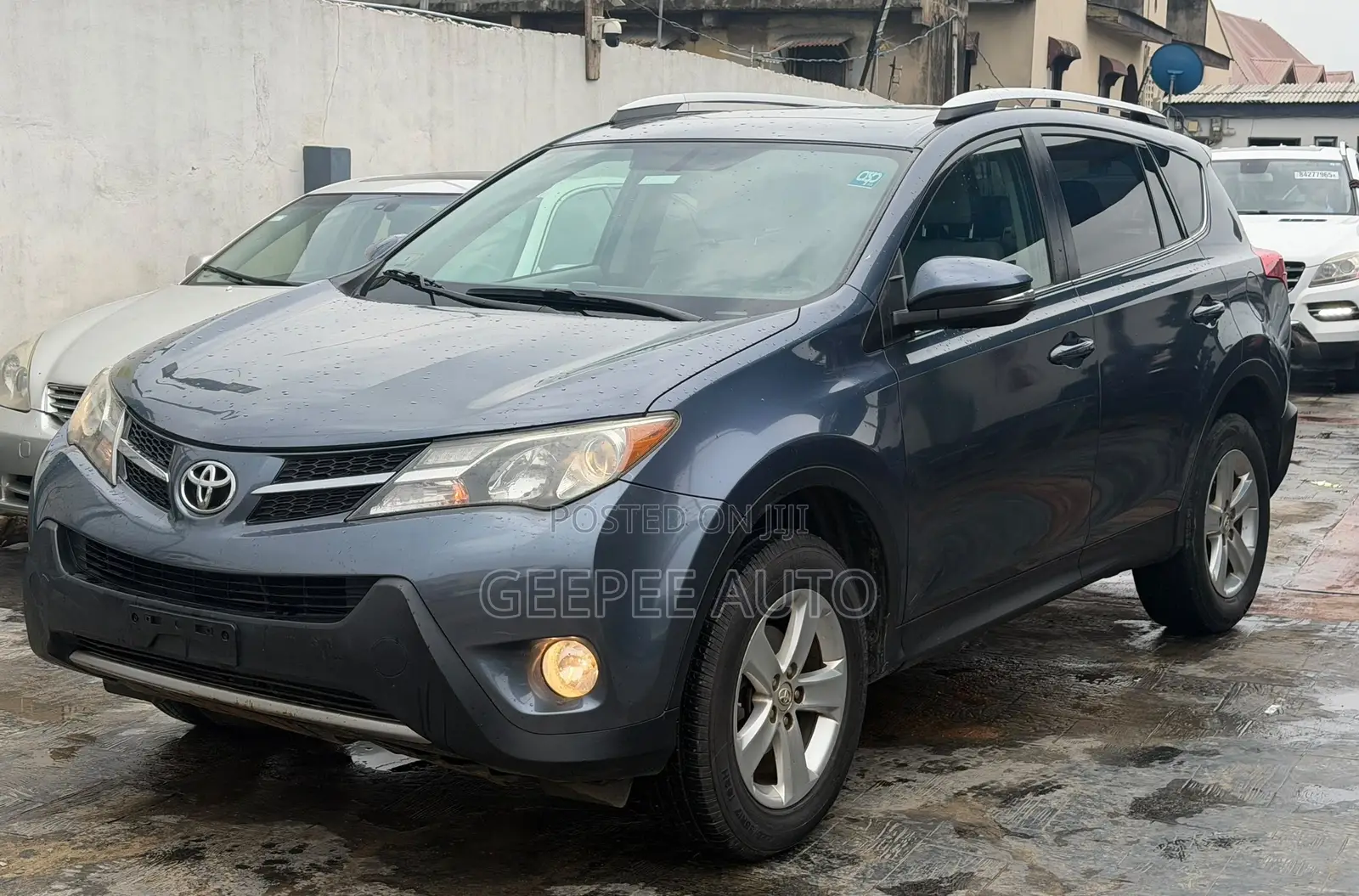 Toyota RAV4 XLE AWD (2.5L 4cyl 6A) 2013 Blue