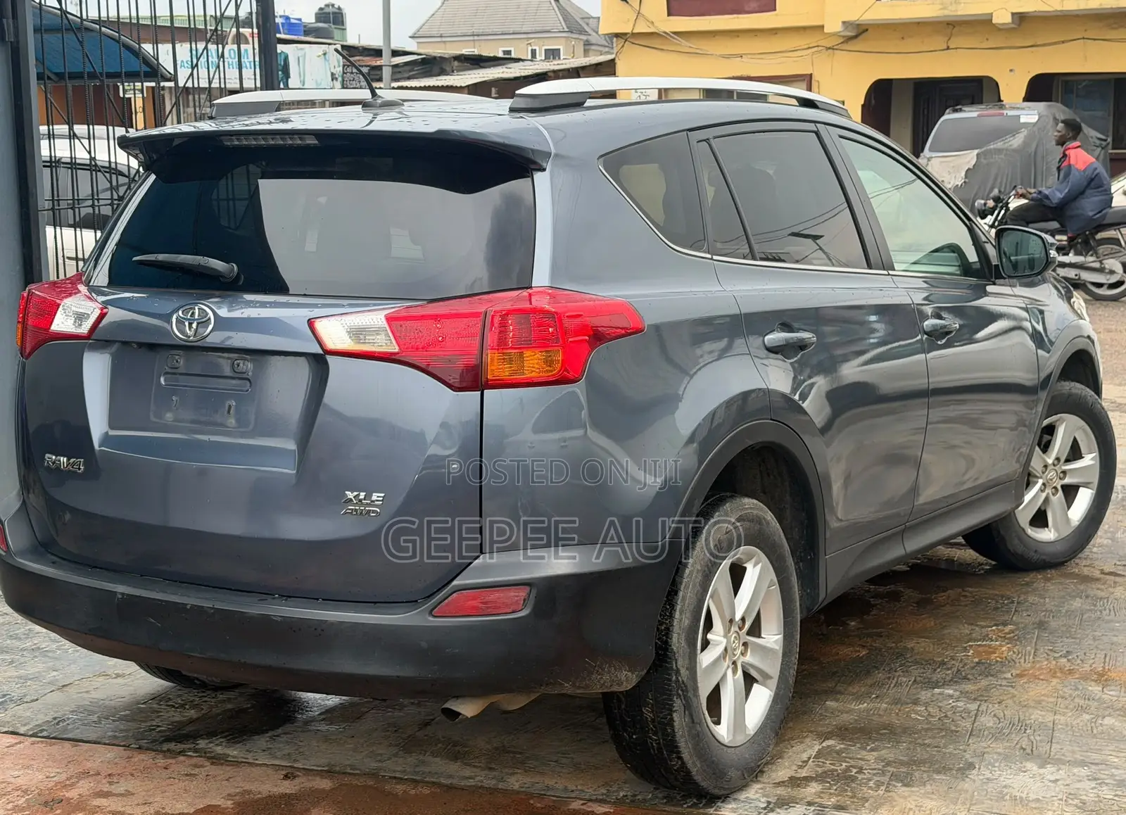 Toyota RAV4 XLE AWD (2.5L 4cyl 6A) 2013 Blue