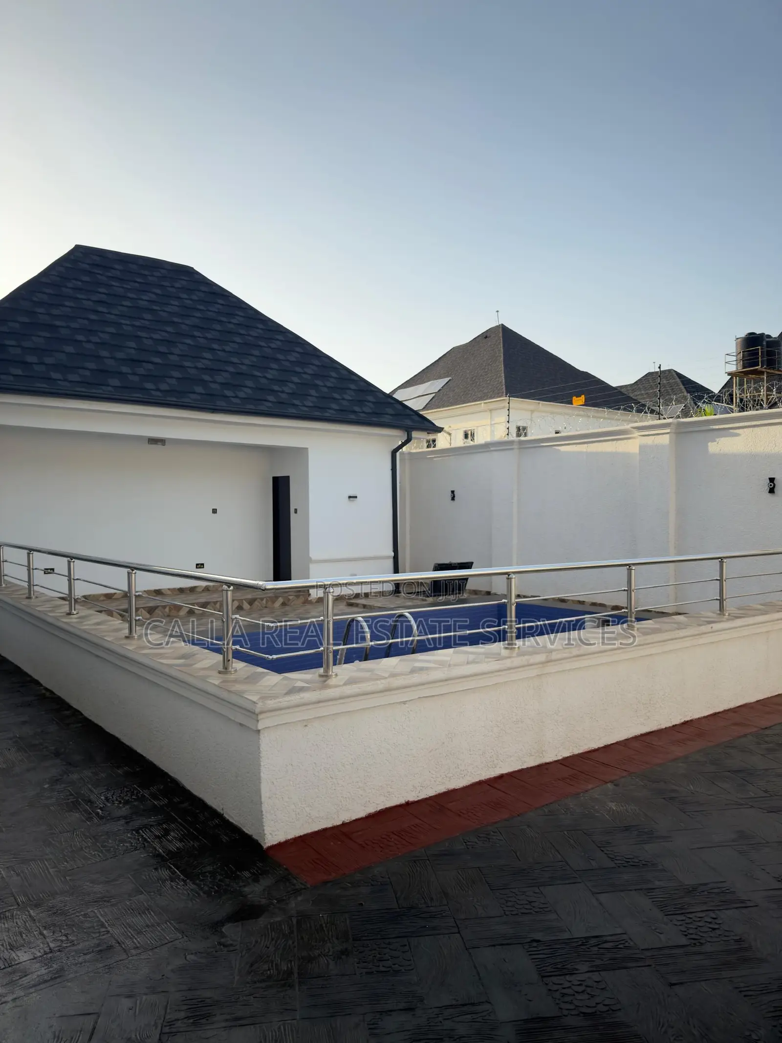 5bdrm Duplex in Karsana for sale