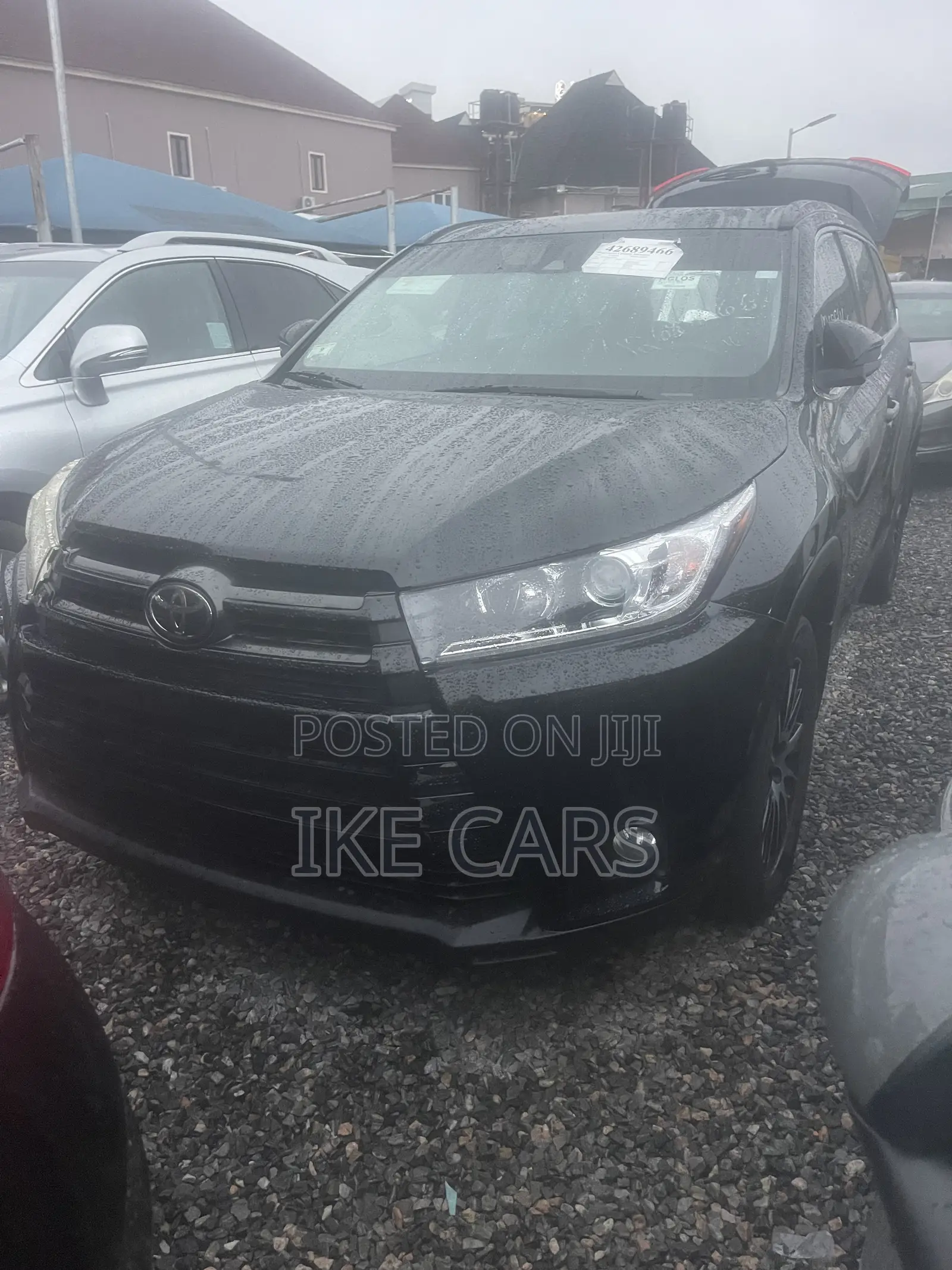 Toyota Highlander SE 4x4 V6 (3.5L 6cyl 8A) 2018 Black