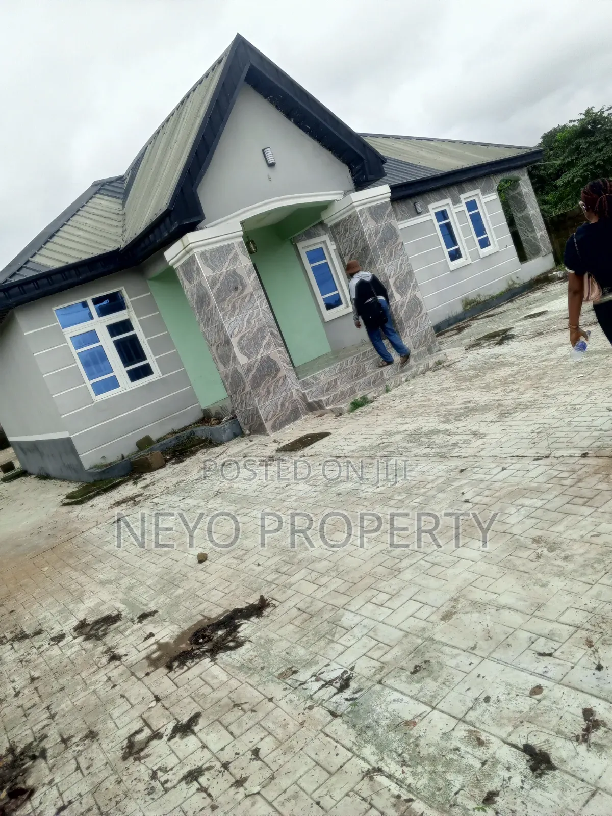 5bdrm Bungalow in Ire 2 Agufoye, Igbogbo for rent