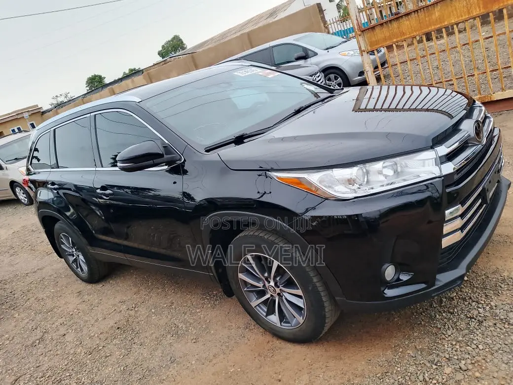 Toyota Highlander XLE 2019 Black