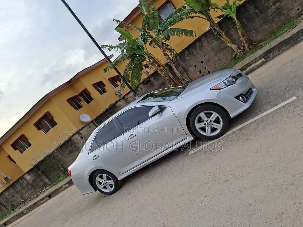 Toyota Camry 2013 Silver
