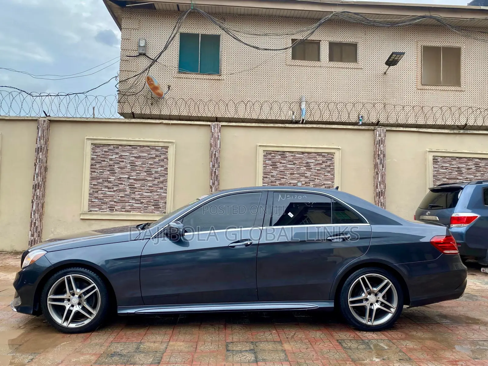 Mercedes-Benz E350 Base 4Matic Sedan AWD (3.5L 6cyl 7A) 2014 Gray