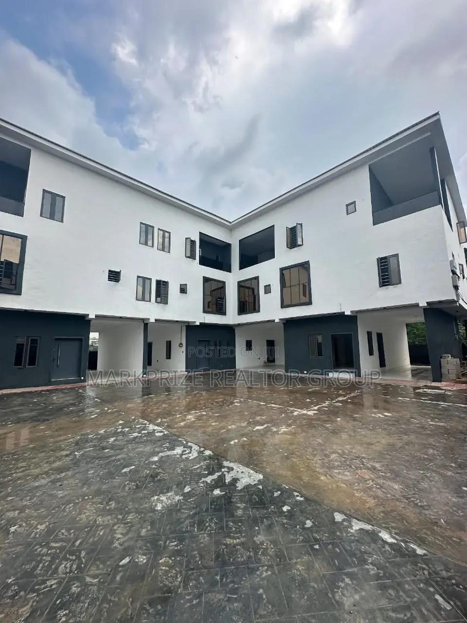 4bdrm Duplex in Omole Phase 2 for sale