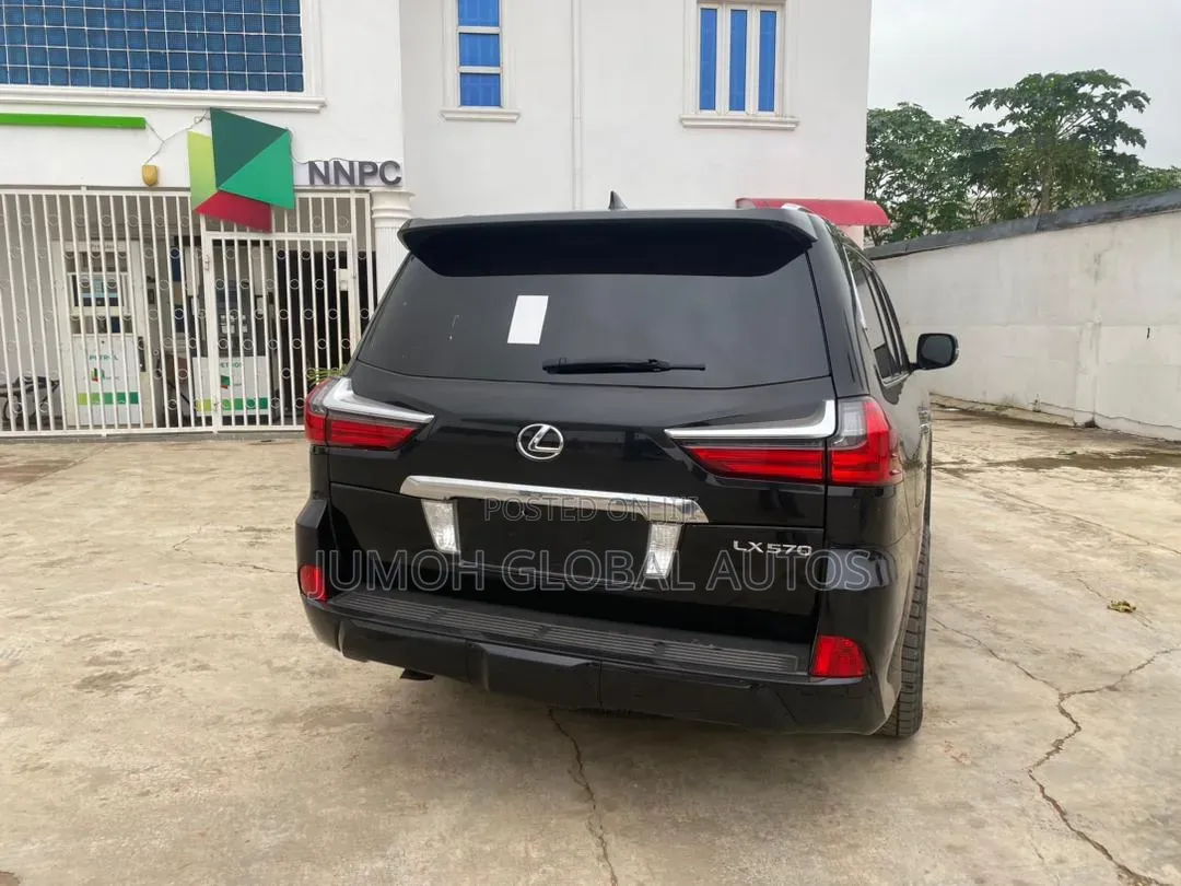 Lexus LX 2017 Black