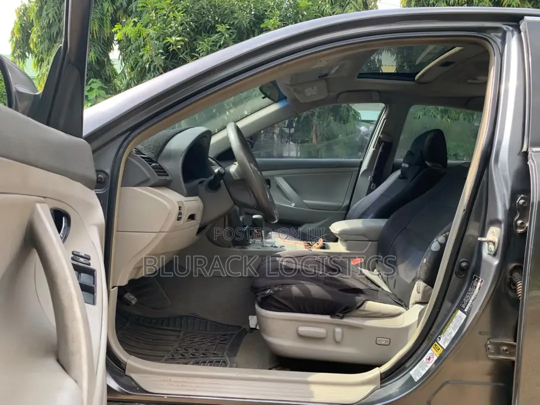 Toyota Camry LE 4dr Sedan (2.4L 4cyl 5A) 2008 Gray