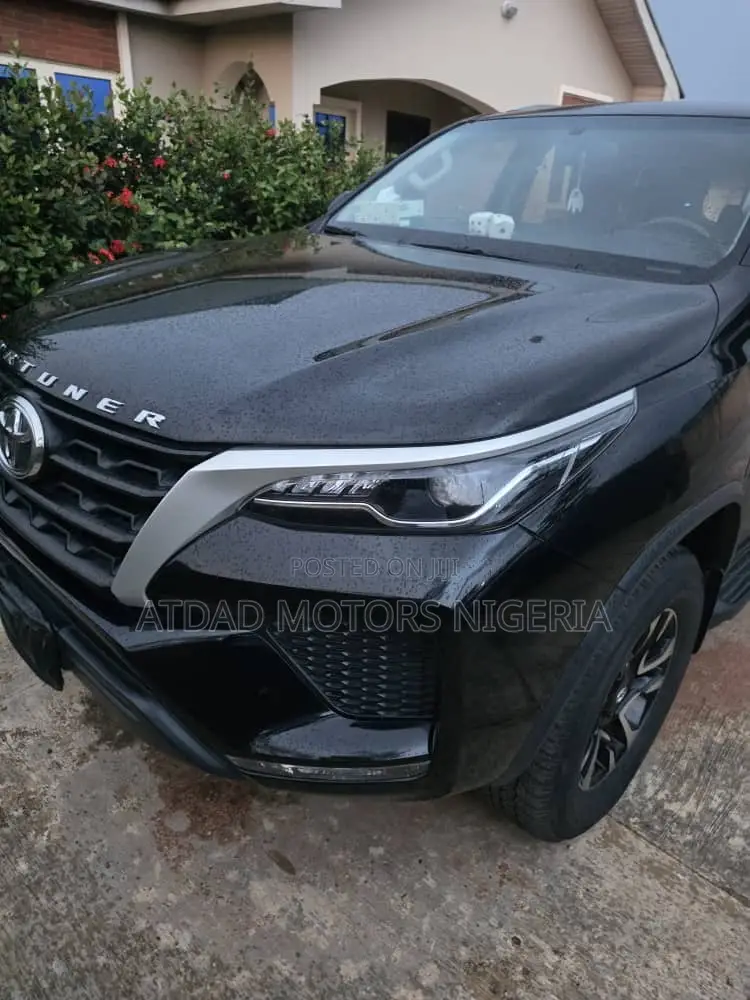 Toyota Fortuner 2.5 D AWD 2023 Black