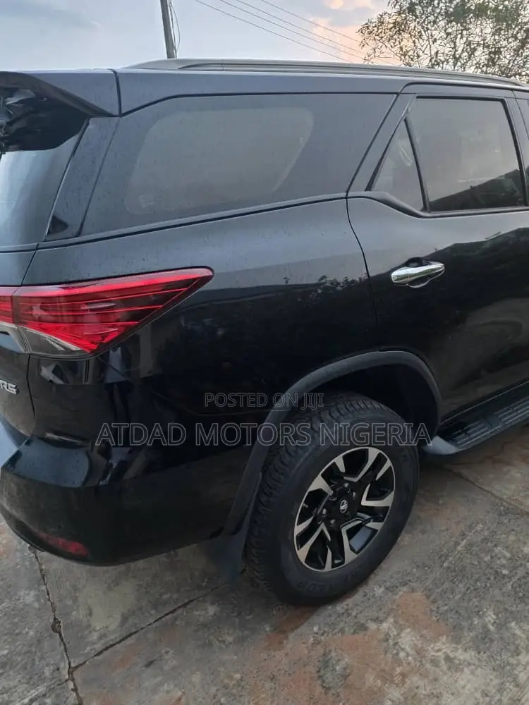 Toyota Fortuner 2.5 D AWD 2023 Black
